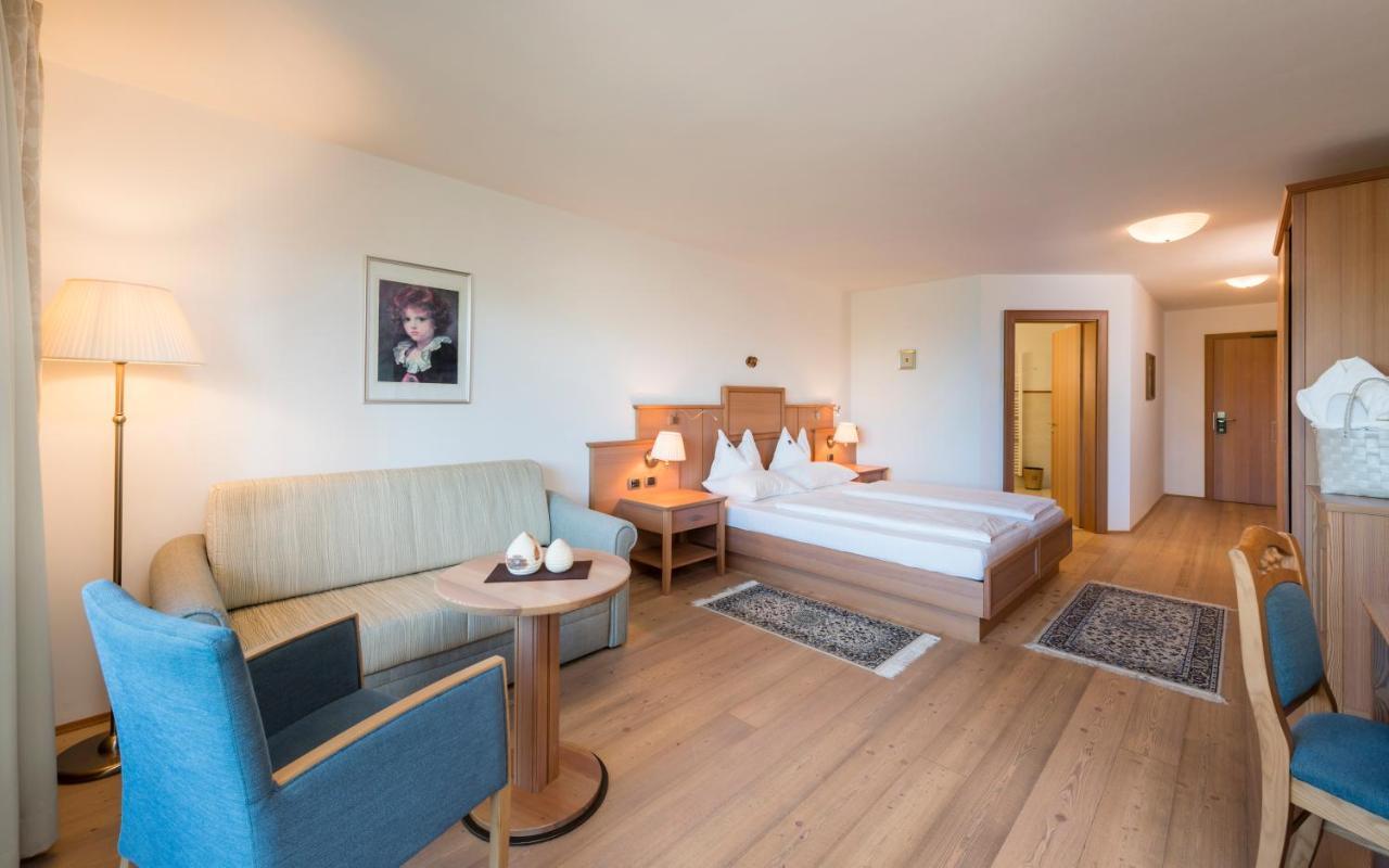 Hotel Peter Petersberg Exteriör bild