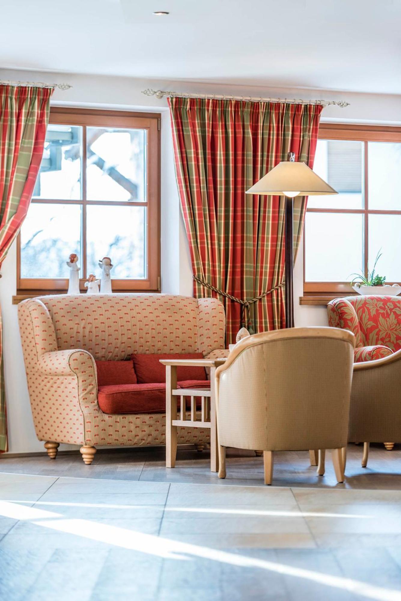 Hotel Peter Petersberg Exteriör bild