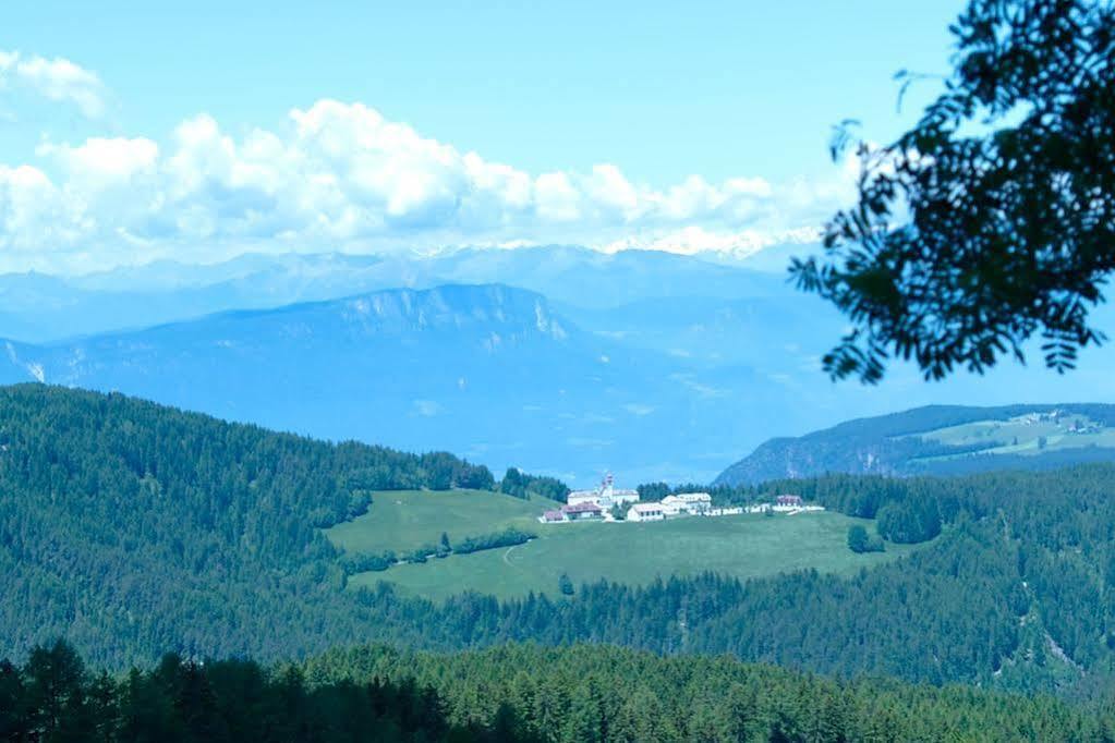 Hotel Peter Petersberg Exteriör bild