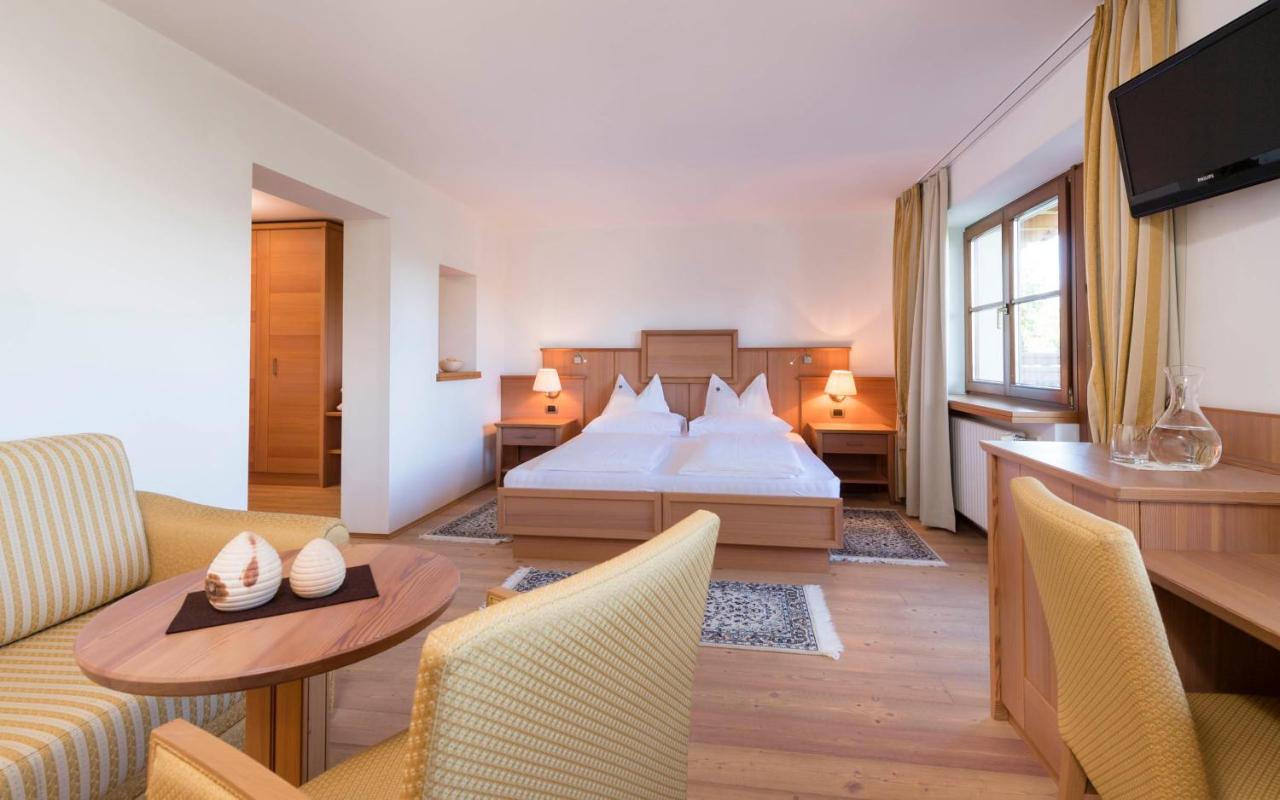 Hotel Peter Petersberg Exteriör bild